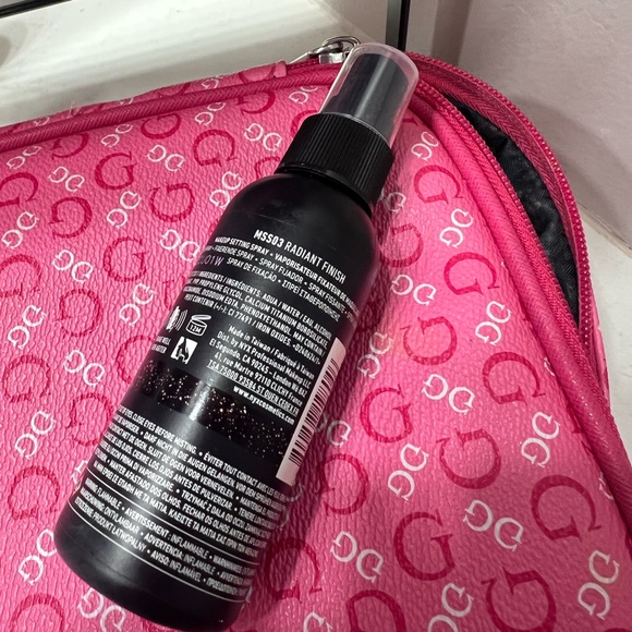 NYX Radiant Finish Setting Spray - Picture 2 of 2